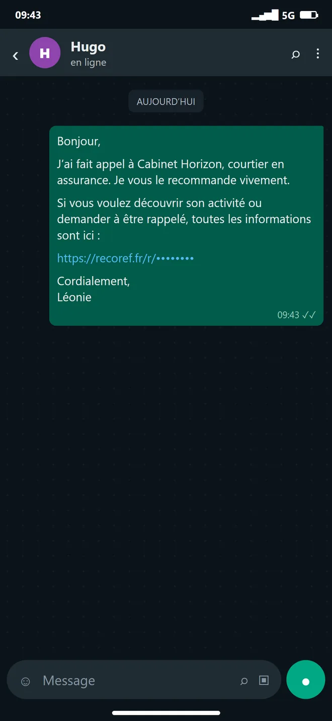 Message WhatsApp d’un client qui partage son lien de recommandation